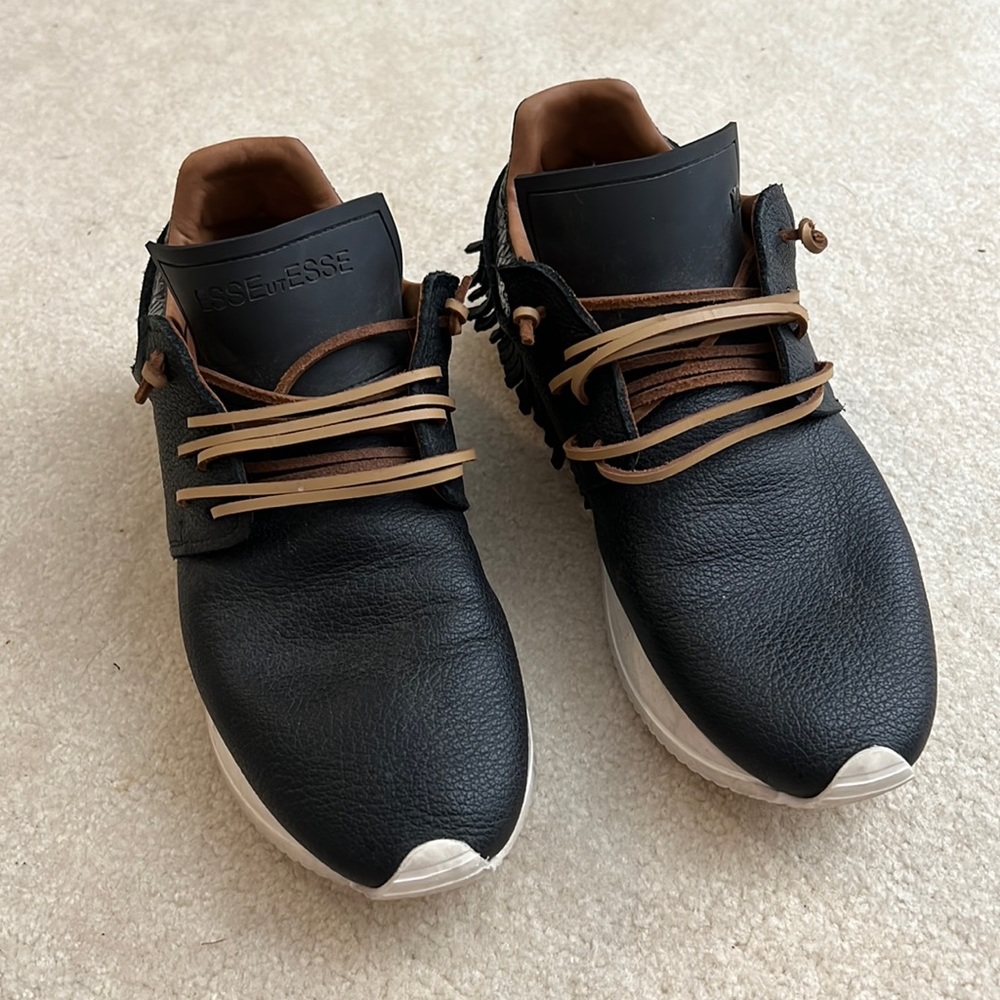 Esse tu Esse sneakers in black